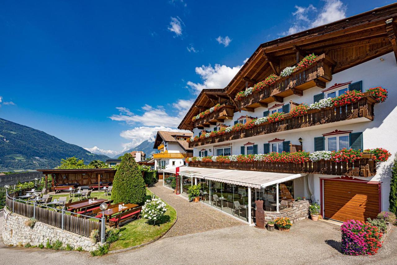 Hotel Stefanie Тироло Екстериор снимка
