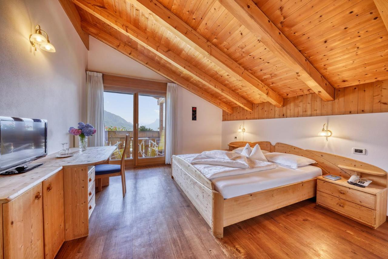 Hotel Stefanie Тироло Екстериор снимка